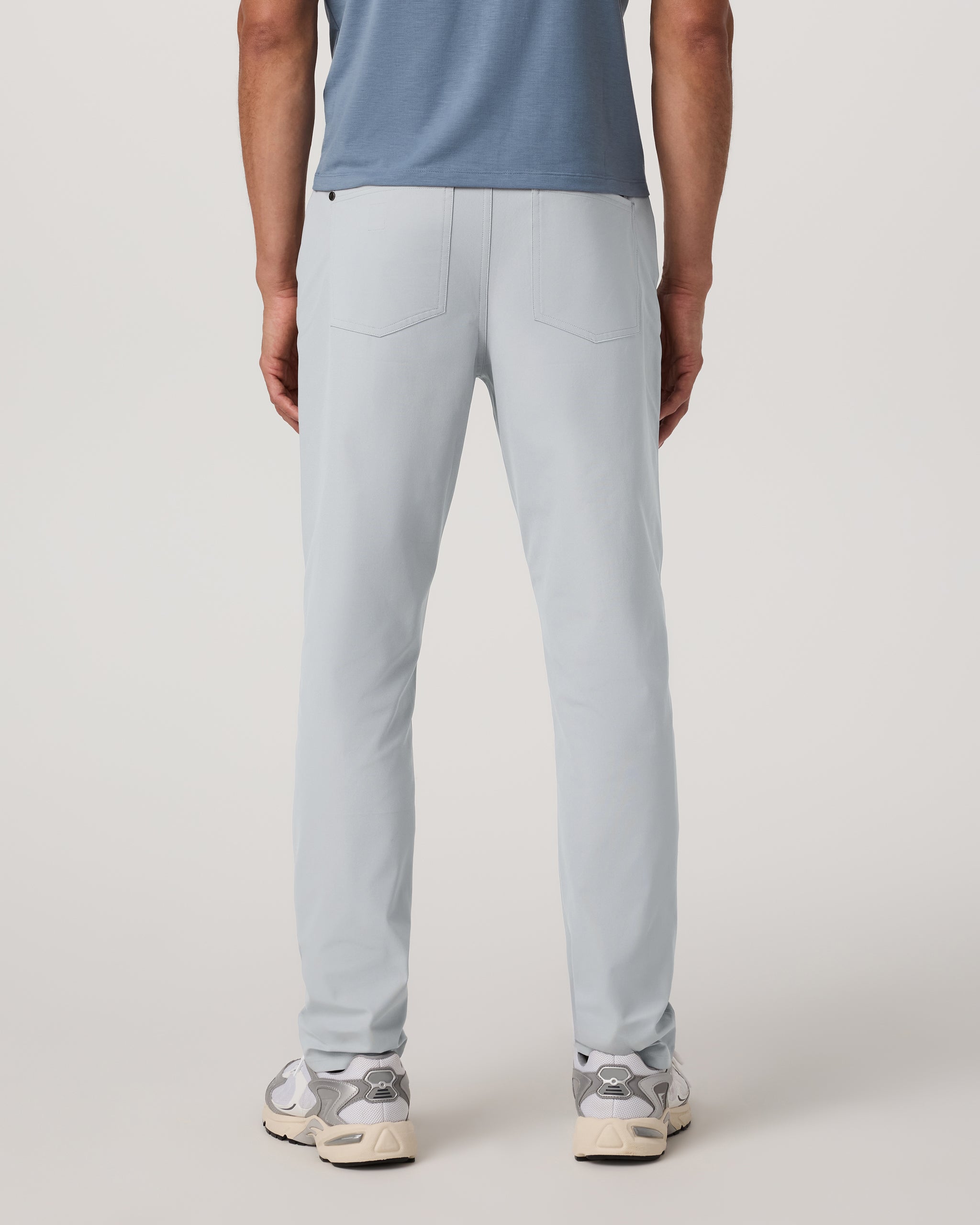 Vuori Meta™ Pant Classic Fit 32 | Sea Fog - Image 3