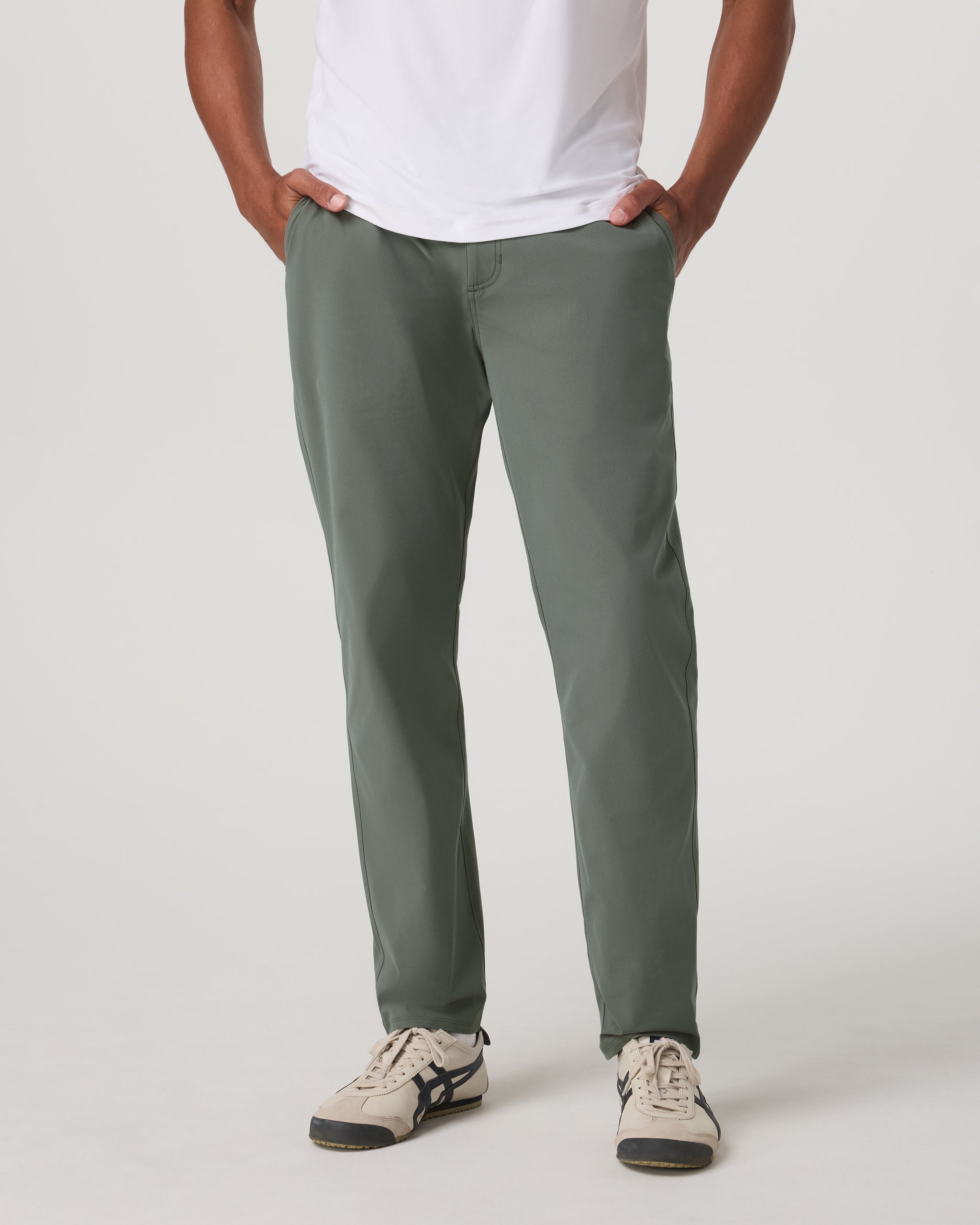 Vuori Meta™ Trouser Classic Fit 32 | Light Oregano