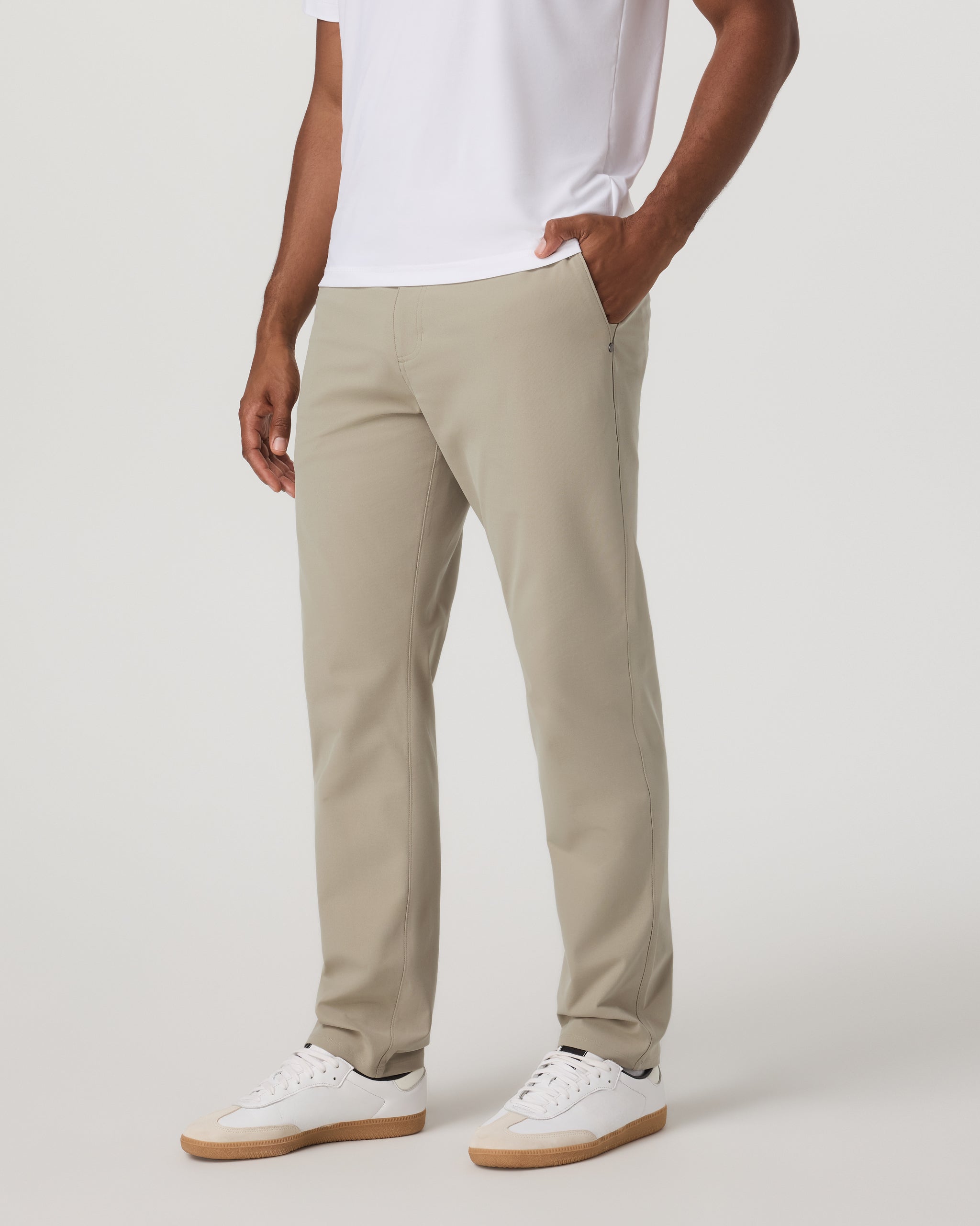 Vuori Meta™ Trouser Classic Fit 32 | Truffle