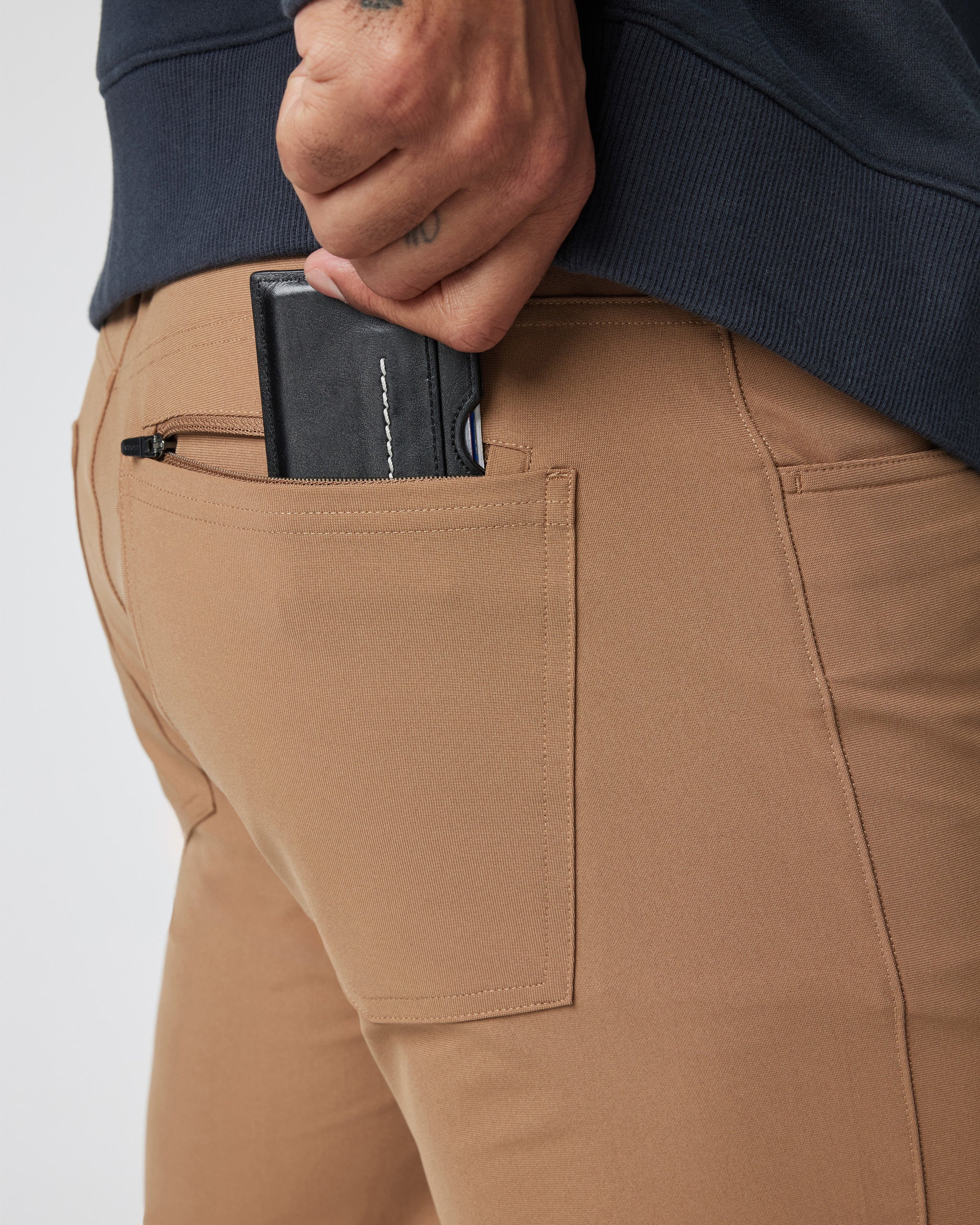 Vuori Meta™ Pant Athletic Slim Fit 30 | Camel - Image 4