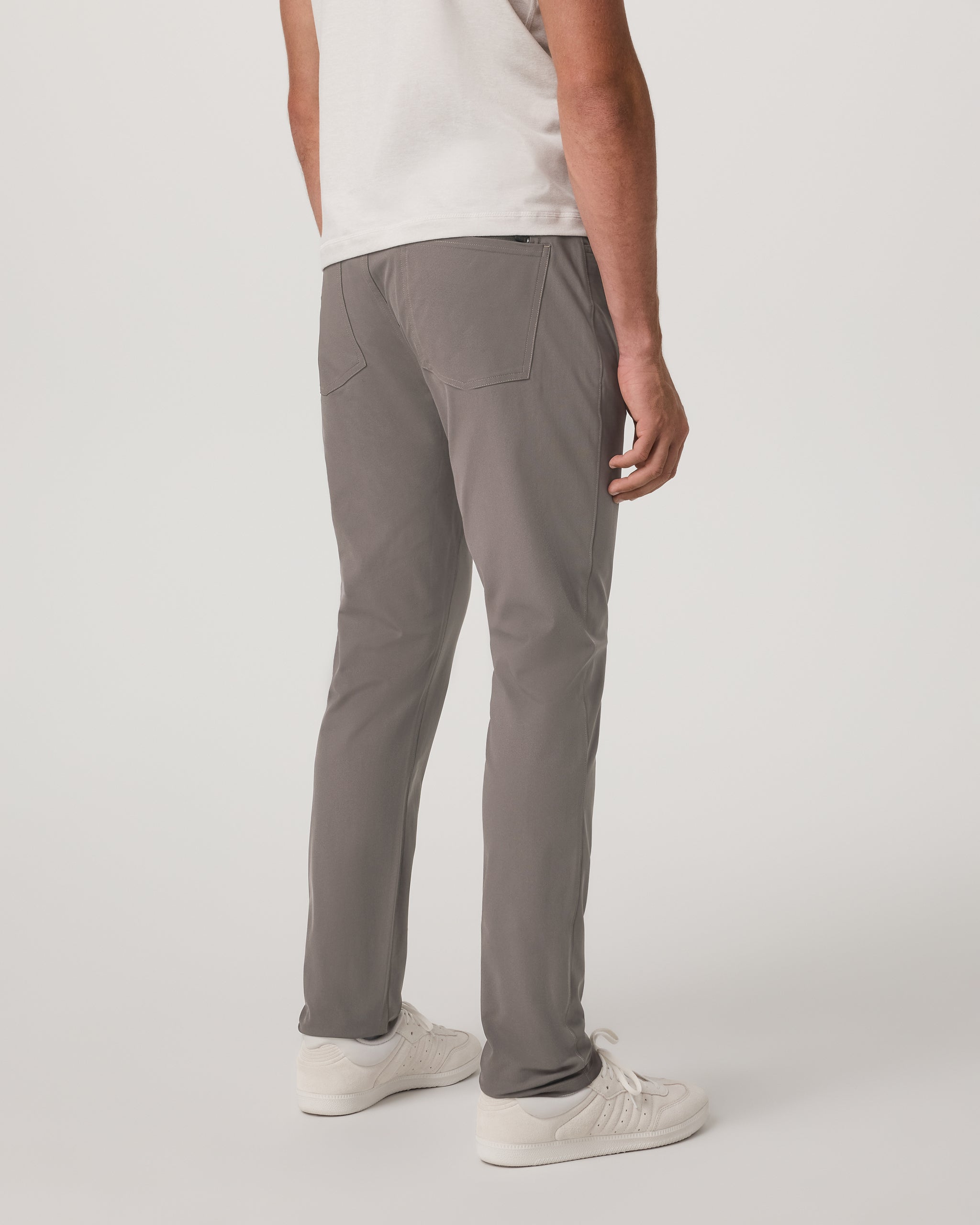 Vuori Meta™ Pant Athletic Slim Fit 34 | Warm Grey - Image 3