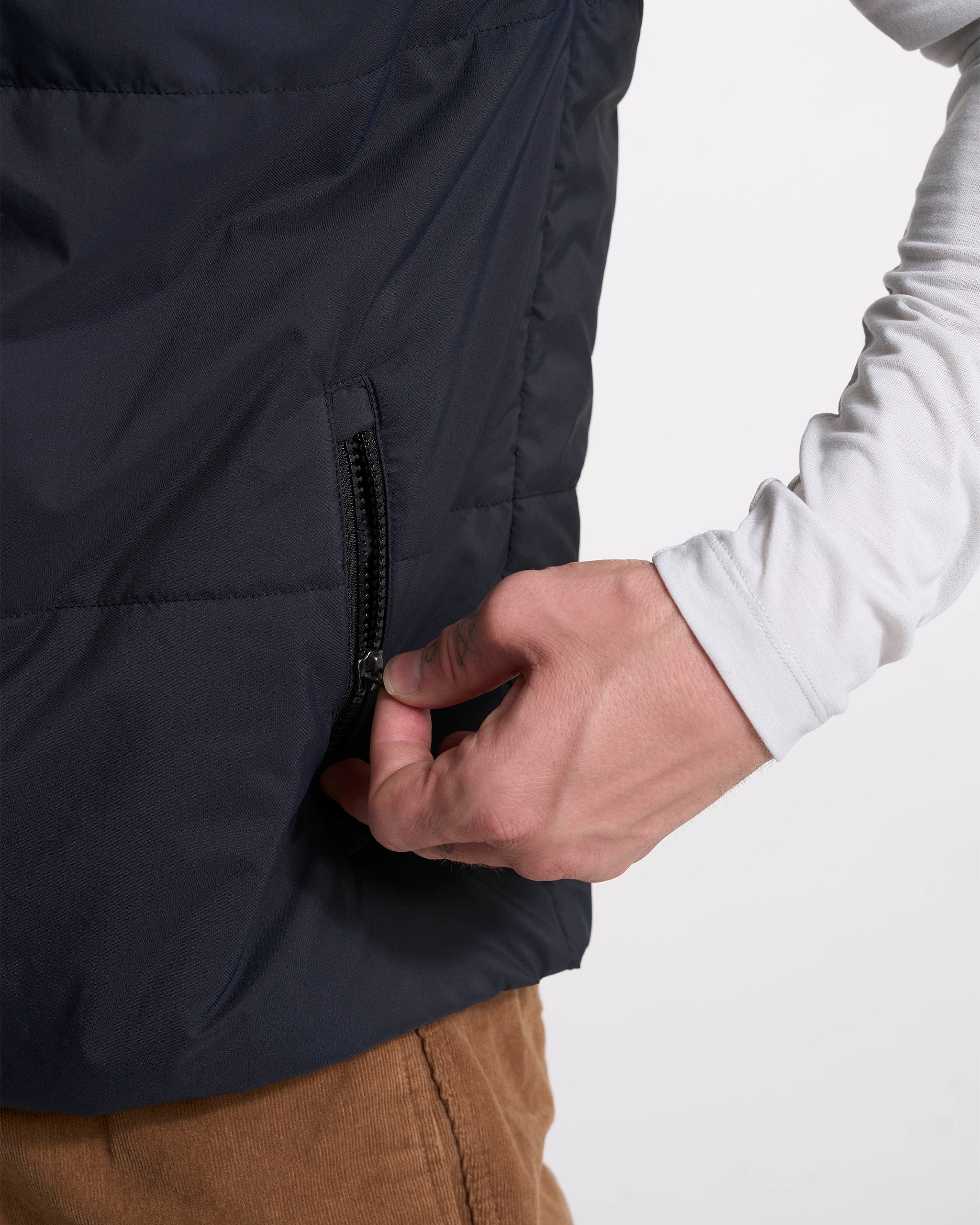 Echo Insulated Vest | Black - Image 4