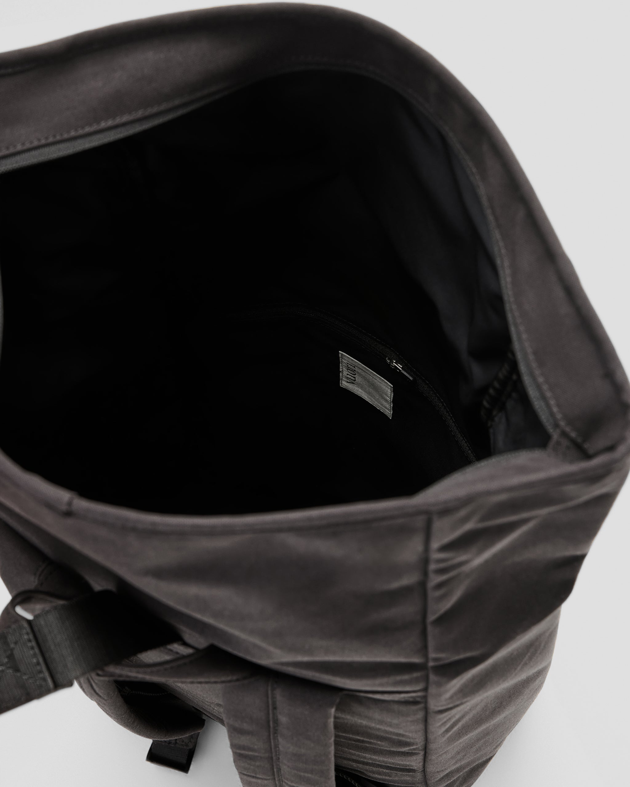 Vuori Backpack | Black - Image 5