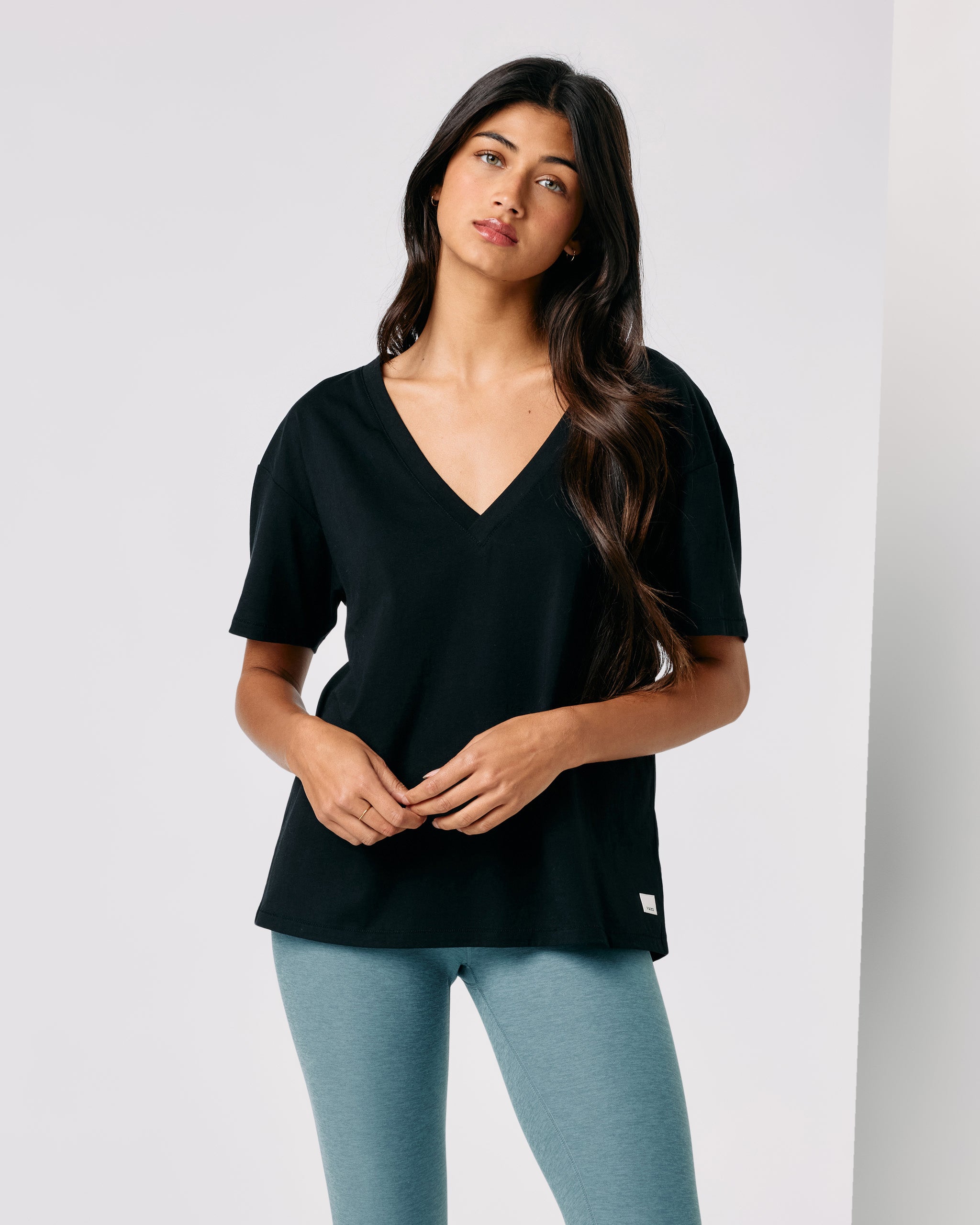 Sutton V-Neck | Black - Image 4