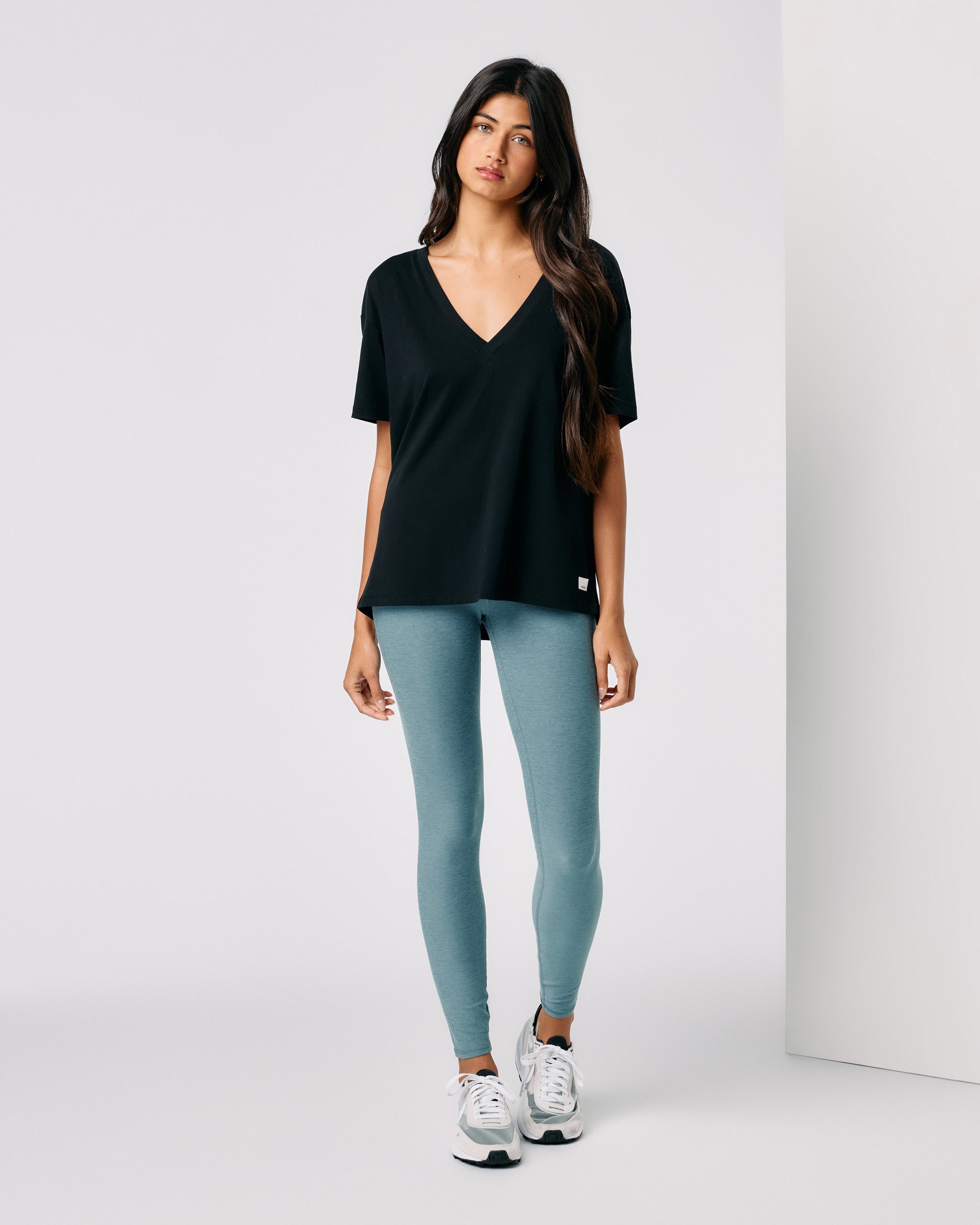 Sutton V-Neck | Black - Image 2