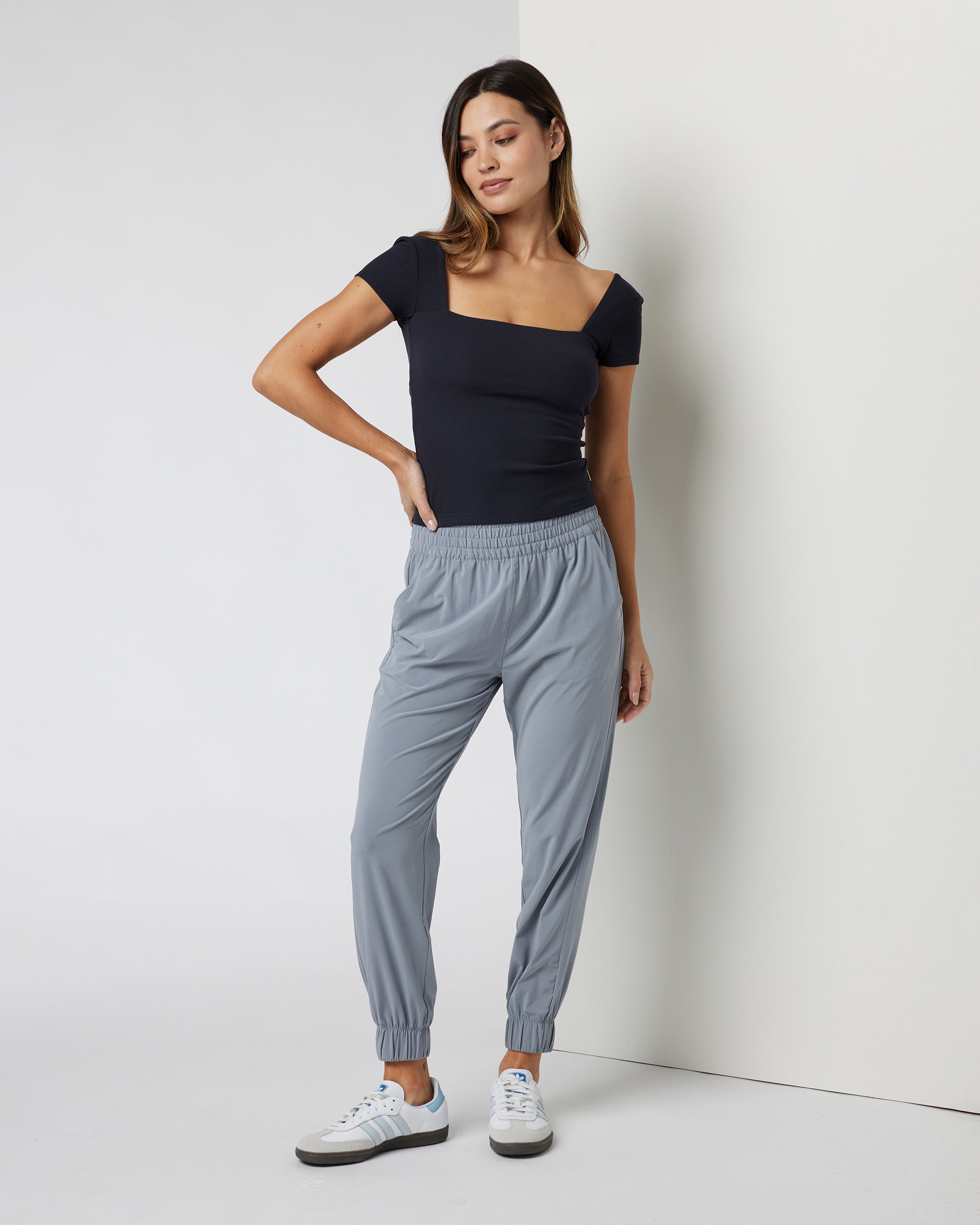 Pose Scoop Back Tee | Black - Image 3
