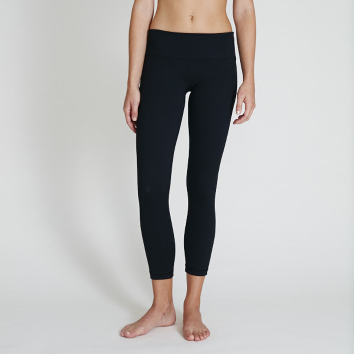 Omni Capri | Black