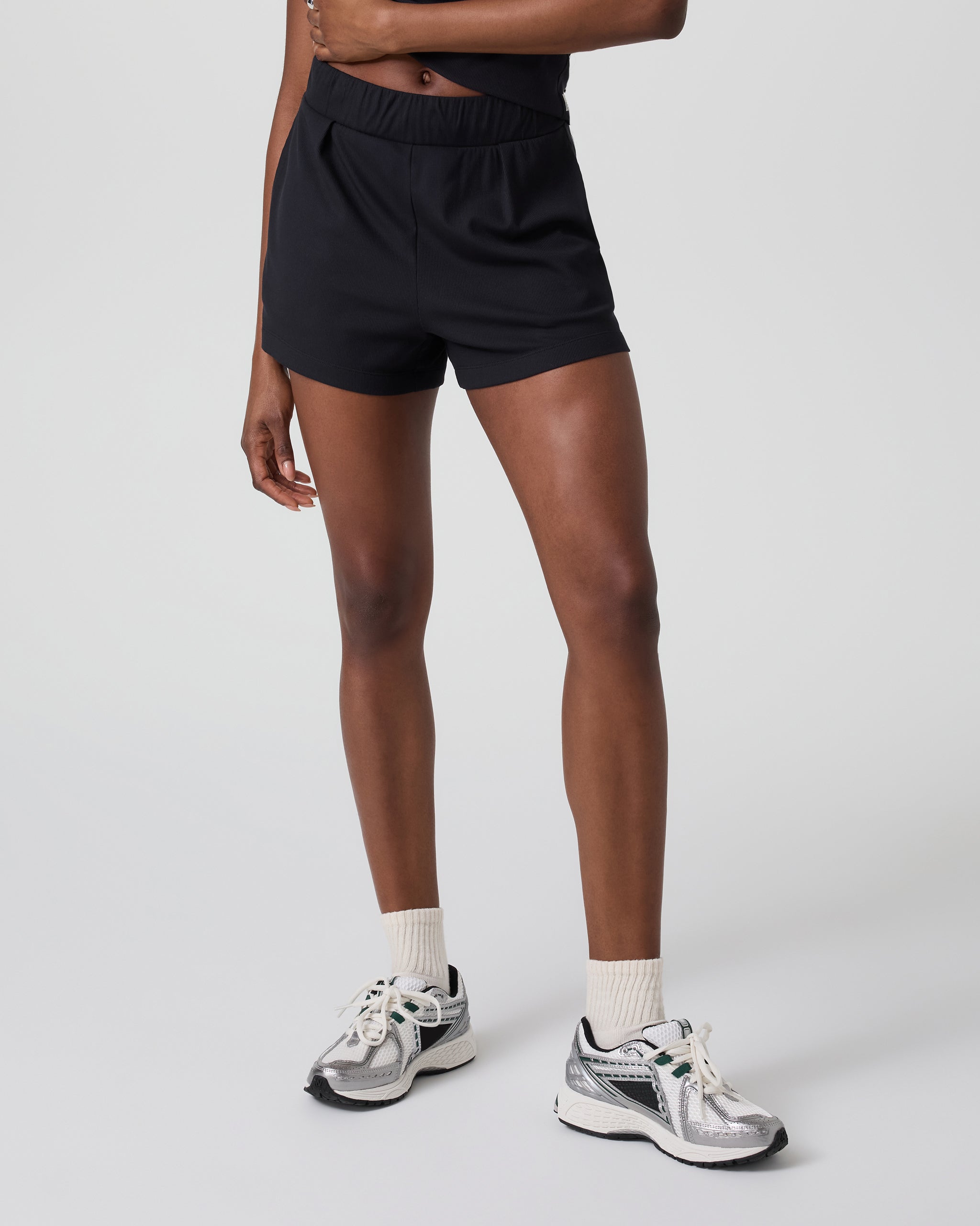 Pose Short | Black