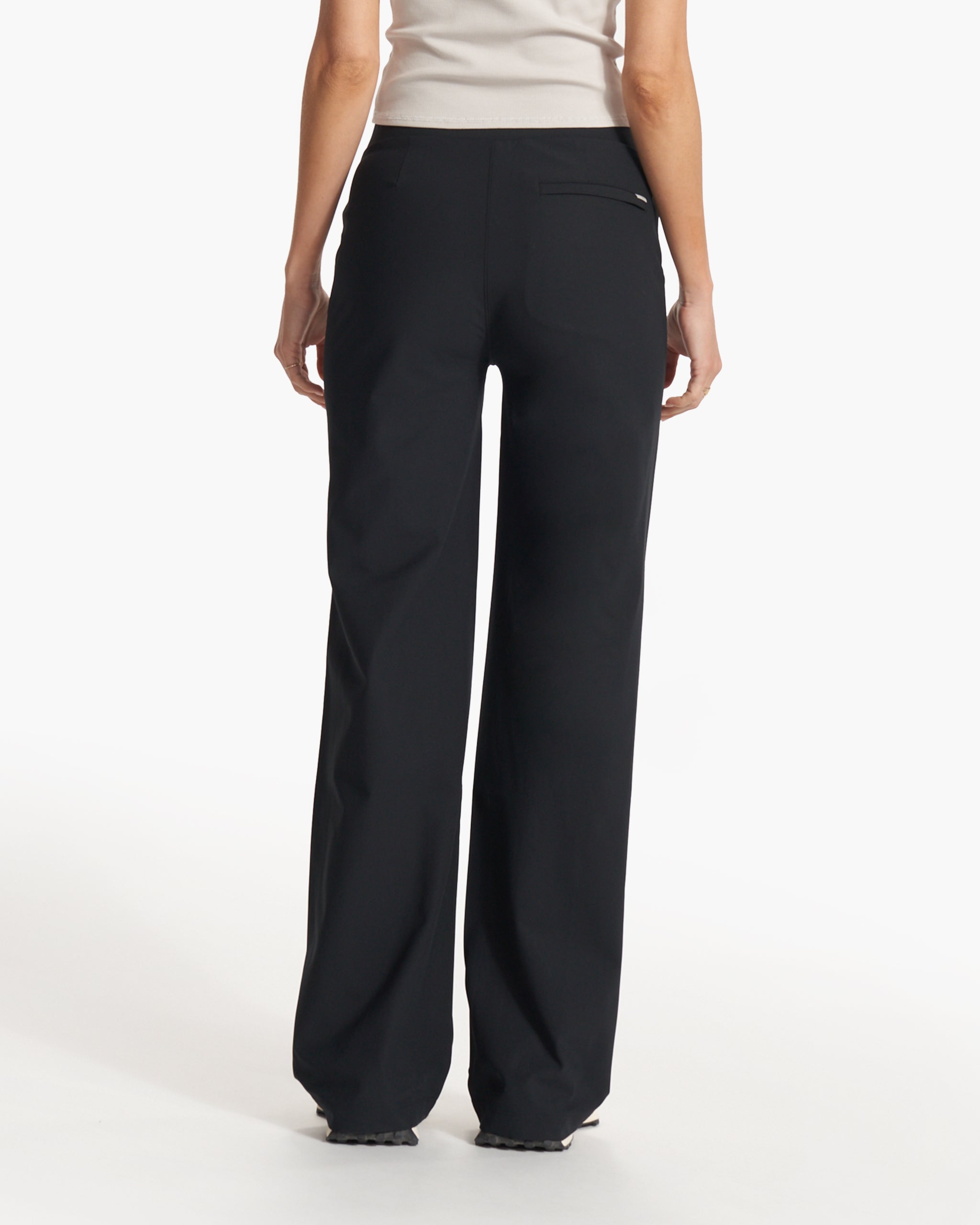 Womens Vuori Meta™ Wideleg Pant | Black - Image 4