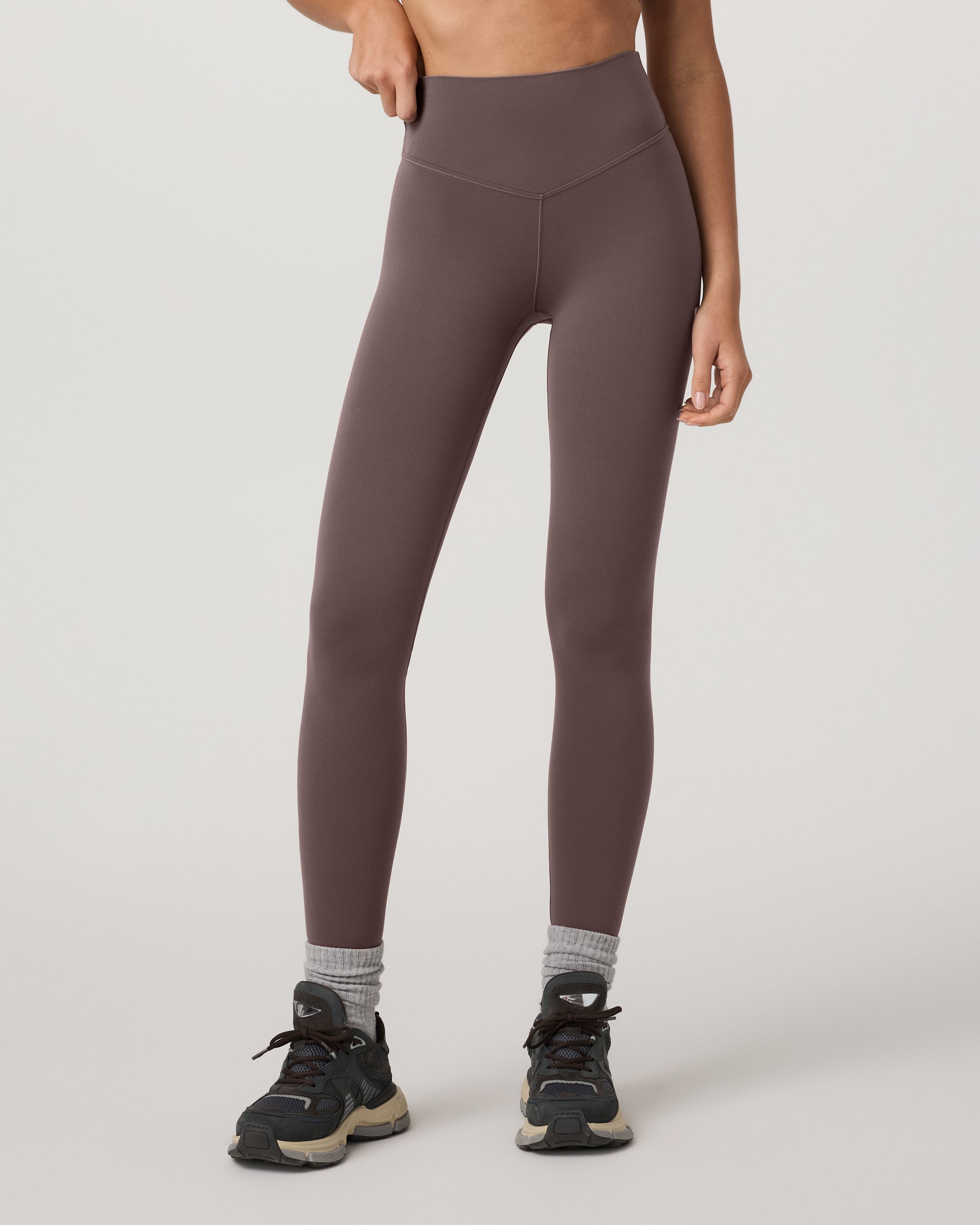 Vuori AllTheForm™ Legging - Short | Huckleberry - Image 2