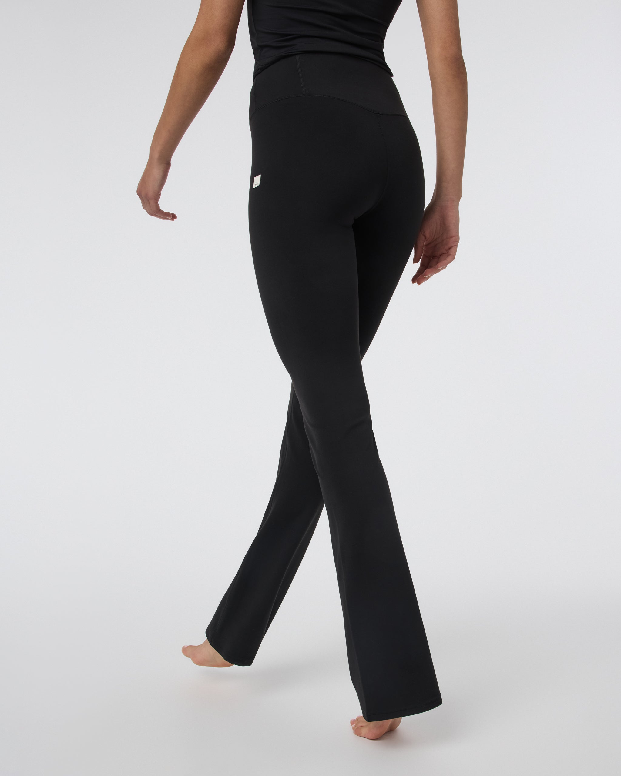 Vuori AllTheFeels™ Slim Flare - Short | Black - Image 3