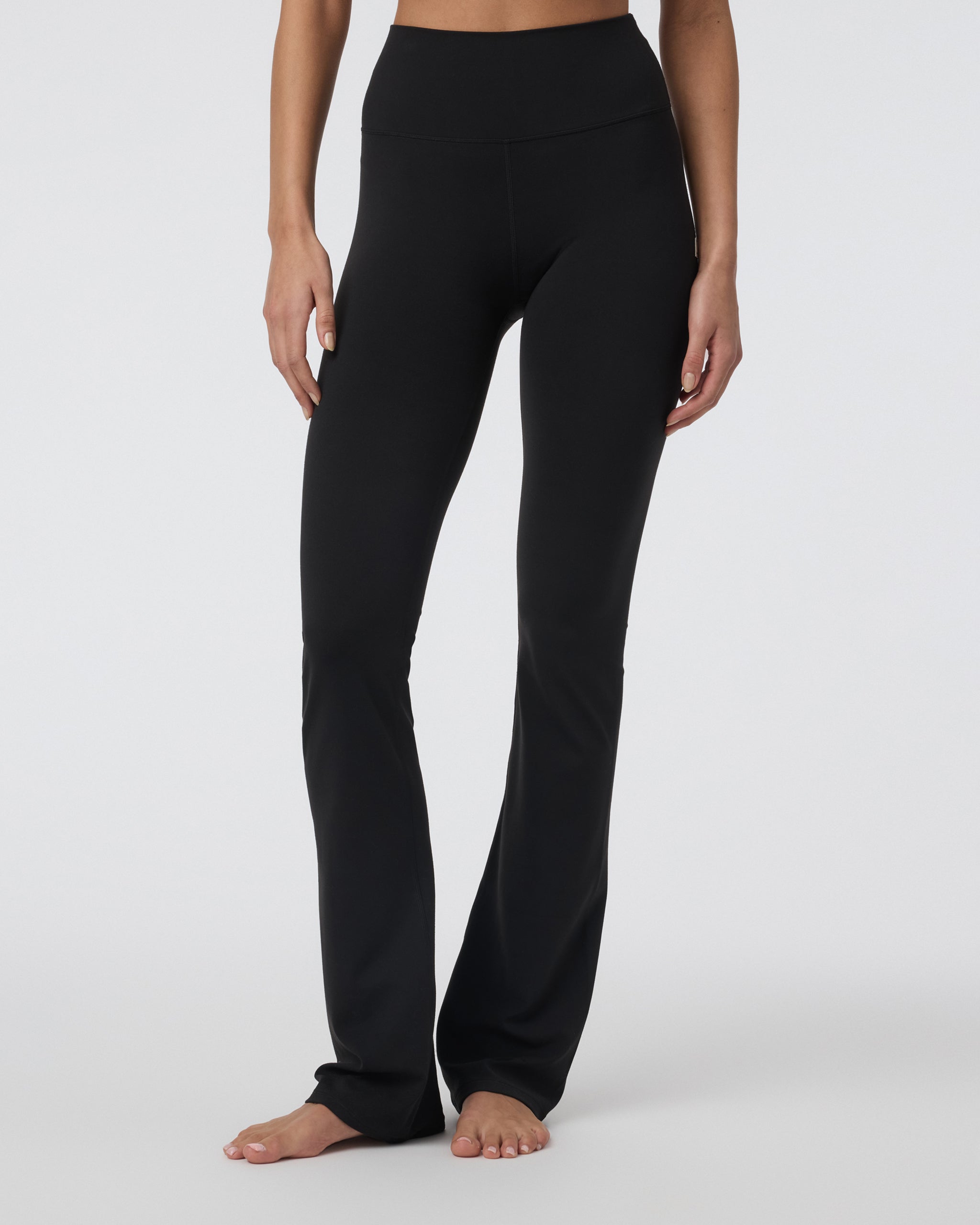 Vuori AllTheFeels™ Slim Flare - Short | Black - Image 2