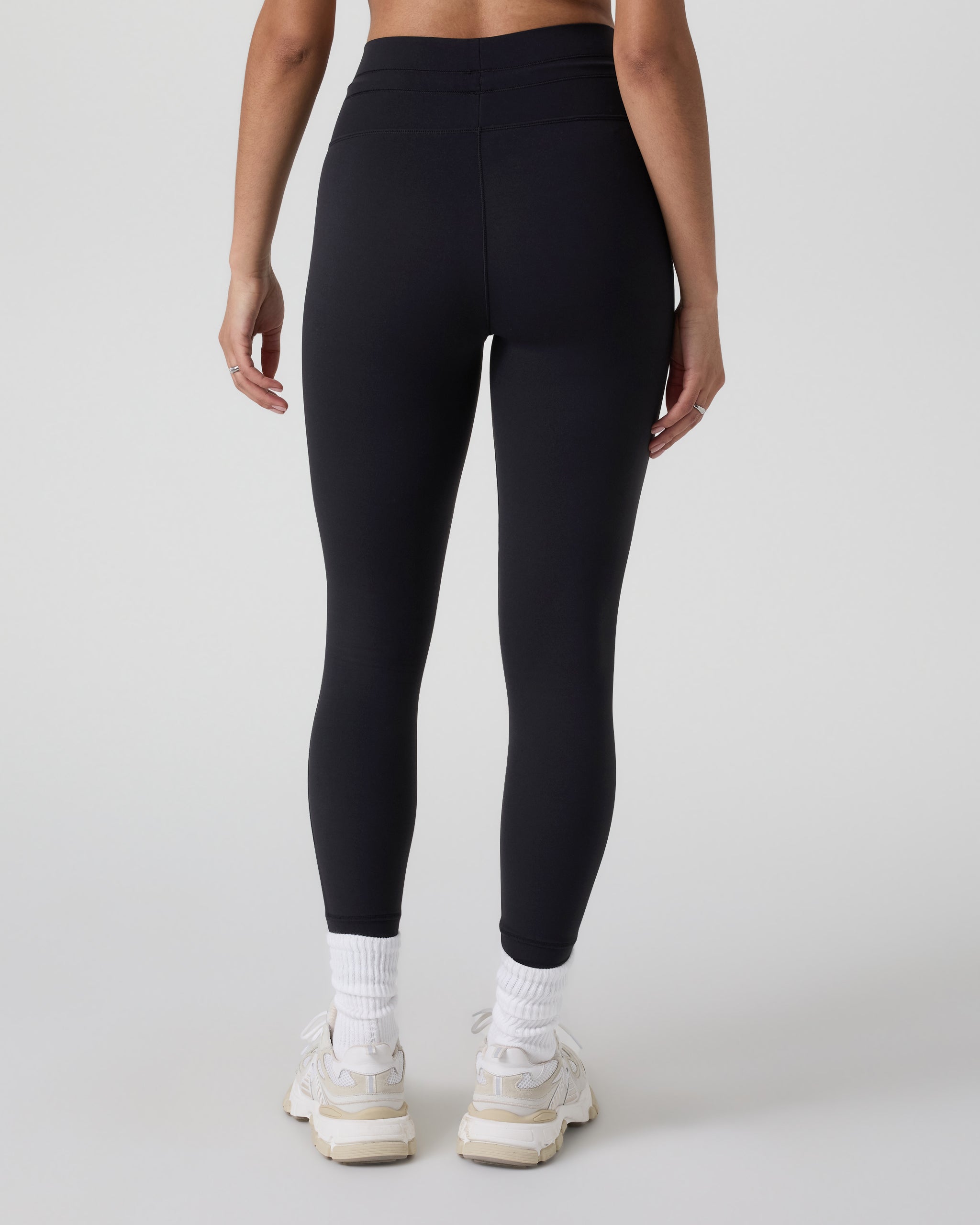 Daily Form Legging - Short | Black - Image 3