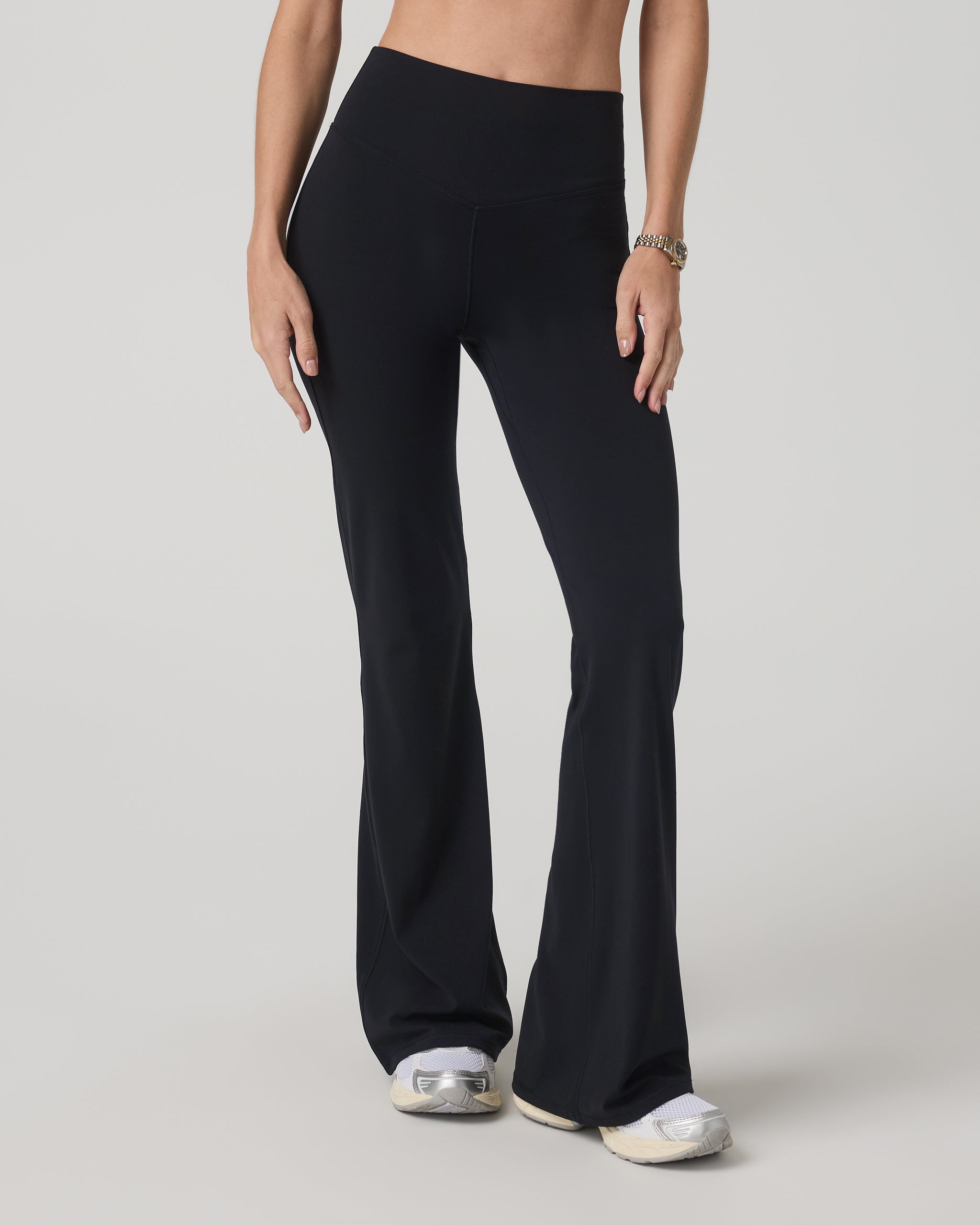 Vuori AllTheForm™ Flare - Short | Black - Image 2