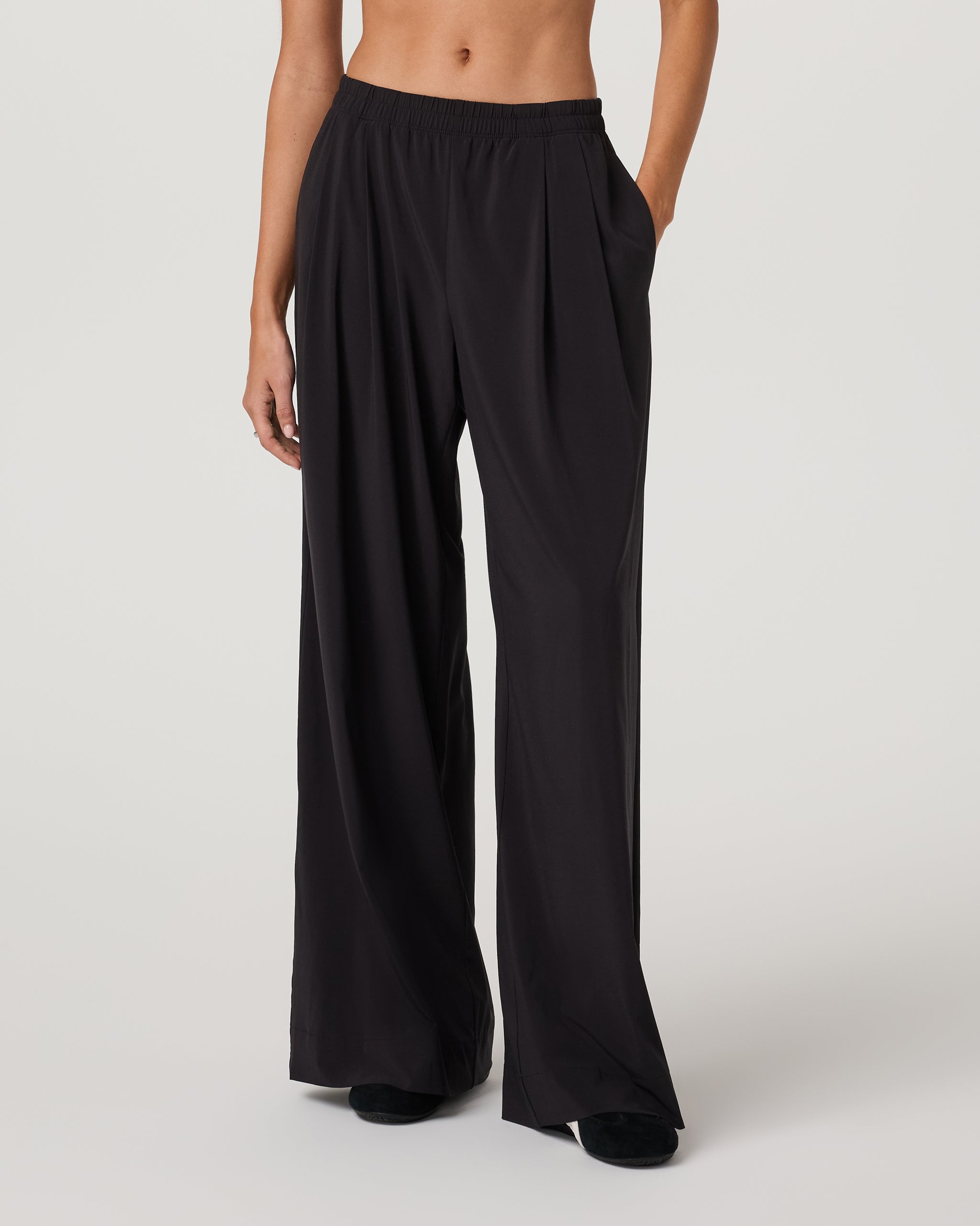 Villa Vibes Wideleg - Short | Black