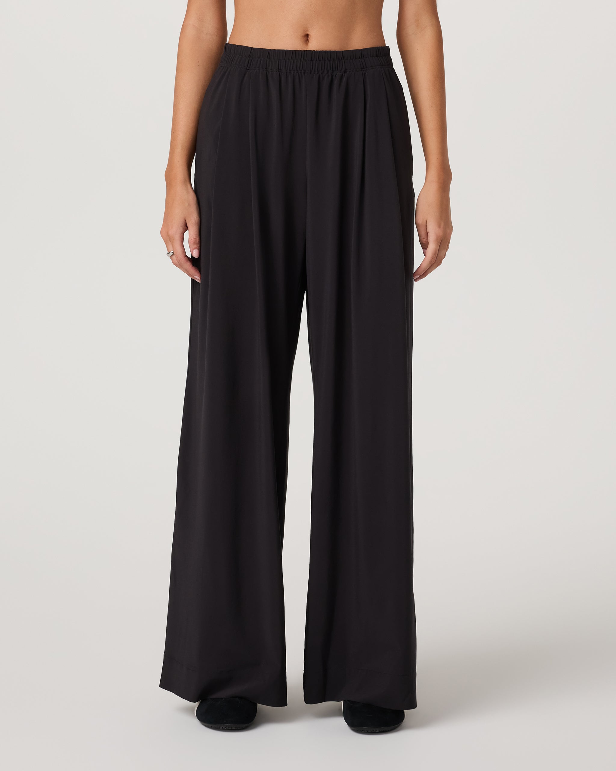 Villa Vibes Wideleg | Black