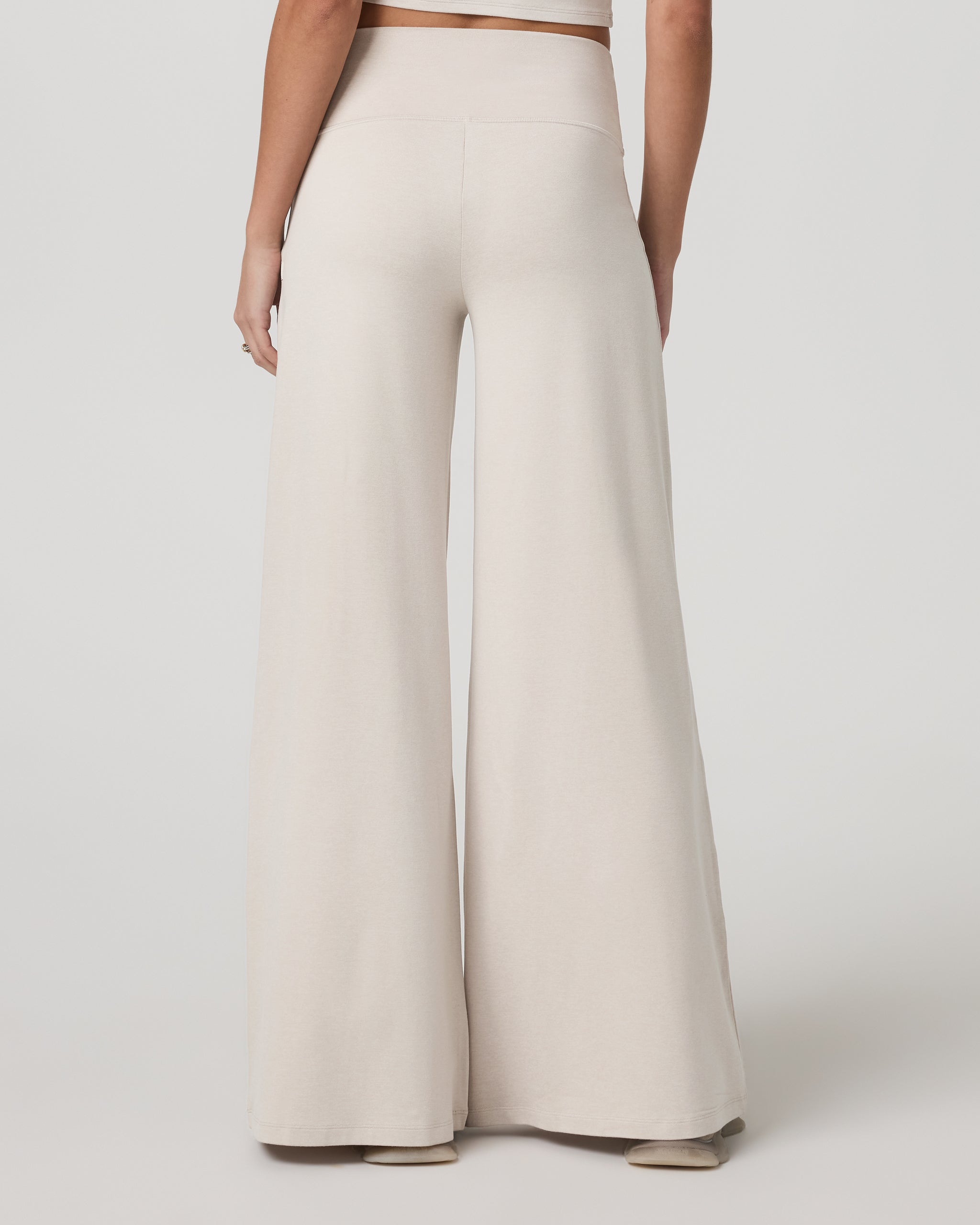Halo Easy Wideleg Pant - Short | Ecru Heather - Image 3